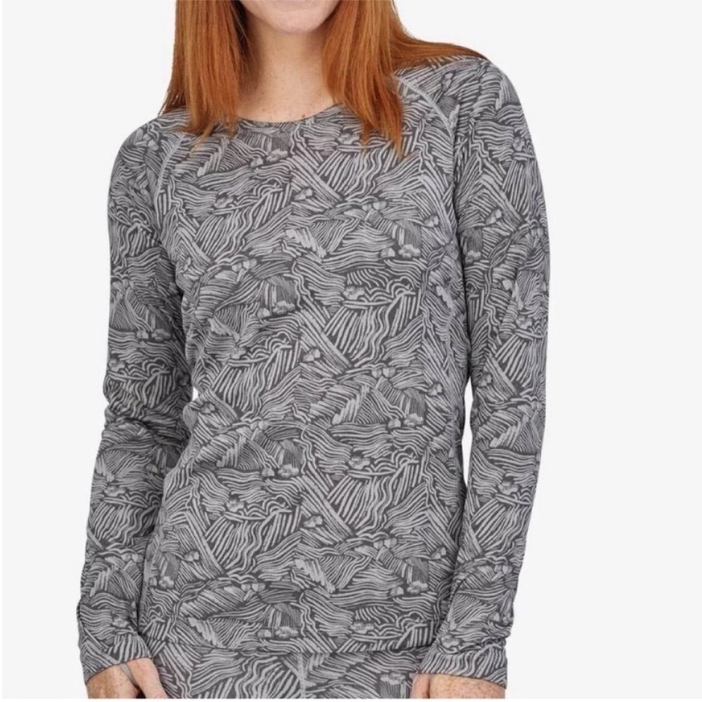 Patagonia Capilene Midweight Crewneck
Gray Patterned Long Sleeve Top